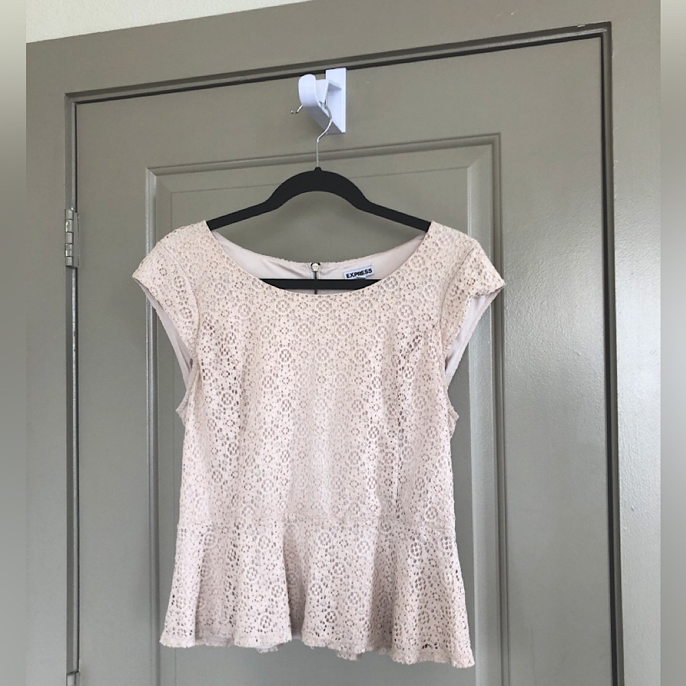🌷Cute Pink Peplum Express Top